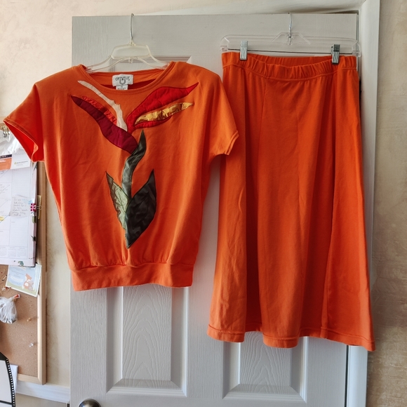 MEDIUM Cervelle Orange Knit Top & Skirt Set - Picture 3 of 11